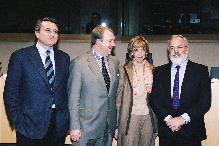 Foto 4: Committee on Fisheries - Discussion with Miguel ARIAS CANETE, Spanish Minister in charge