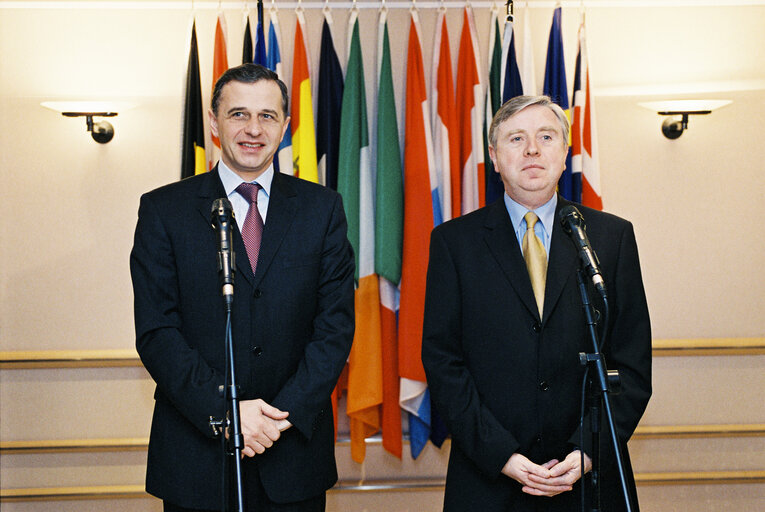 Fotografija 2: EP President meets with the Romanian Minister for Foreign Affairs