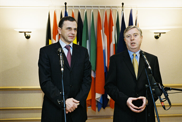 Fotografija 1: EP President meets with the Romanian Minister for Foreign Affairs