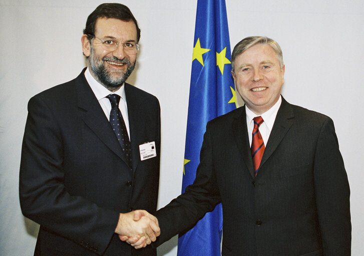 Fotografia 3: Pat COX - EP President meets with Mariano RAJOY, Vice President of the Government of Spain