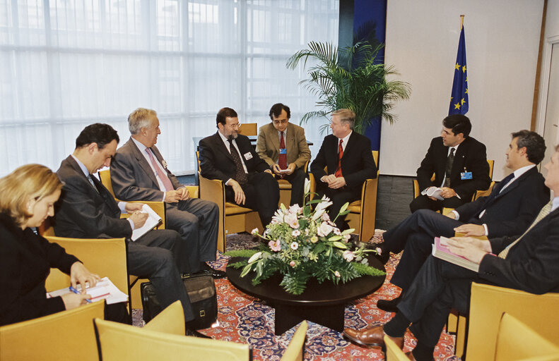 Fotografia 2: Pat COX - EP President meets with Mariano RAJOY, Vice President of the Government of Spain