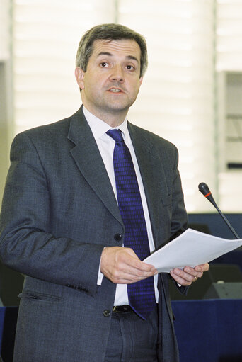 The MEP Christopher HUHNE during a session in Strasbourg on March 13, 2002.