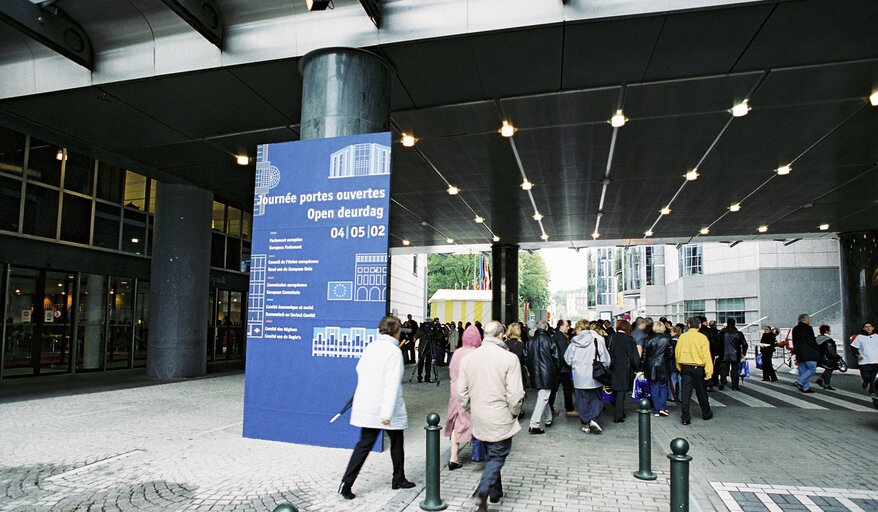 Fotografia 3: Open days at the European Parliament in Brussels on May 2002.