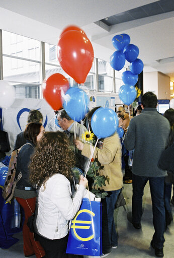 Fotografia 1: Open days at the European Parliament in Brussels on May 2002.