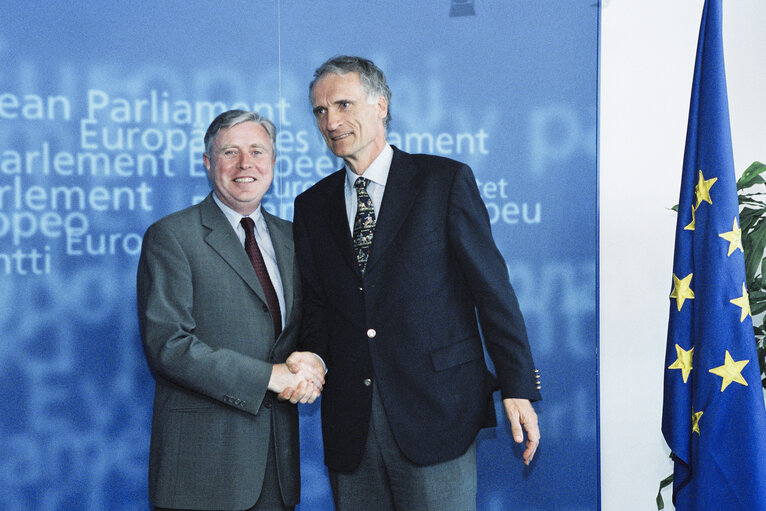 Fotogrāfija 1: EP President meets Bertel HAARDER, Danish Minister for European Affairs