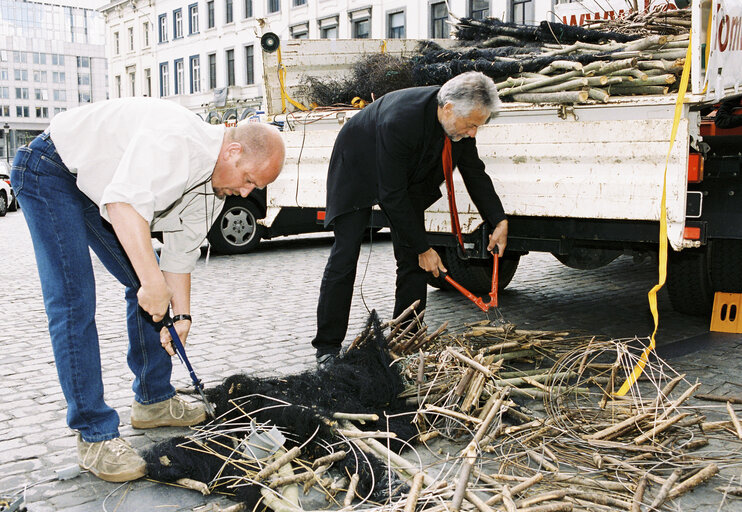 Fotogrāfija 1: Meeting on animal welfare