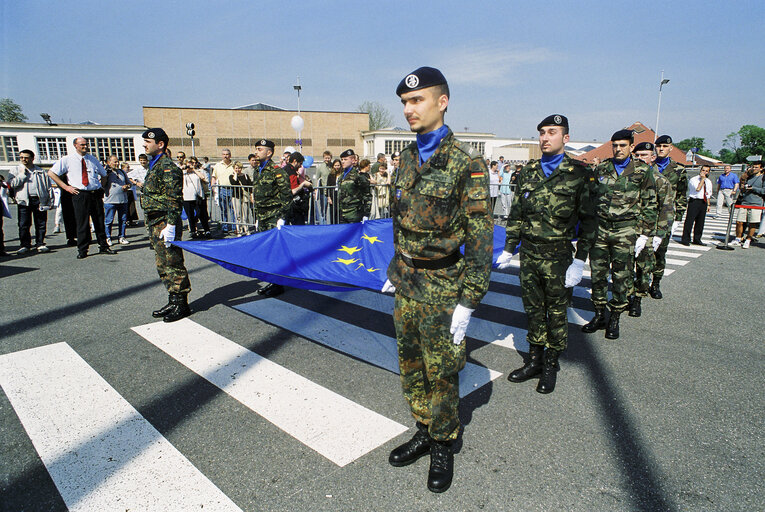 Fotografia 1: Open days at the European Parliament in Strasbourg on May 2002.