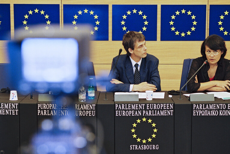 Fotografi 5: Press Conference on Laos at the European Parliament in Strasbourg with President of the Lao Movement for Human Rights - LMHR