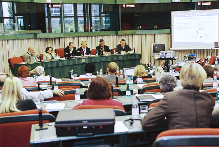 Photo 1: Meeting with the President of the European Court of Auditors