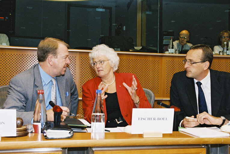 Photo 3 : Committee on FIsheries - Discussion with Danish Minister for Agriculture and FIsheries on the Danish Presidency of the Council