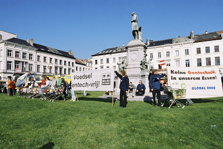 Foto 4: Demonstration against the use of GMO's in food