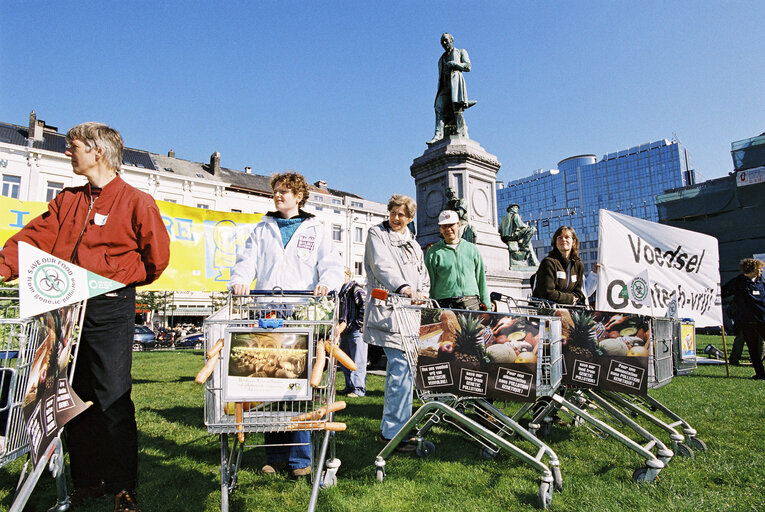 Foto 7: Demonstration against the use of GMO's in food