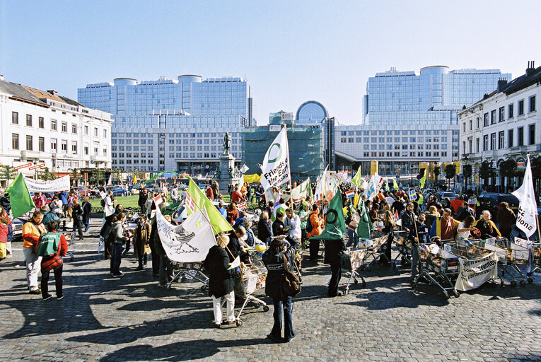 Foto 11: Demonstration against the use of GMO's in food