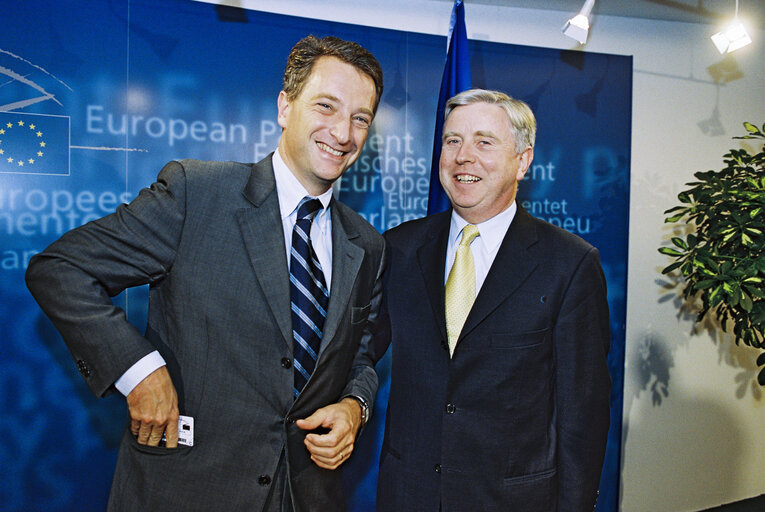 Снимка 7: EP President meets with the French Minister for Agriculture Herve GAYMARD in Strasbourg