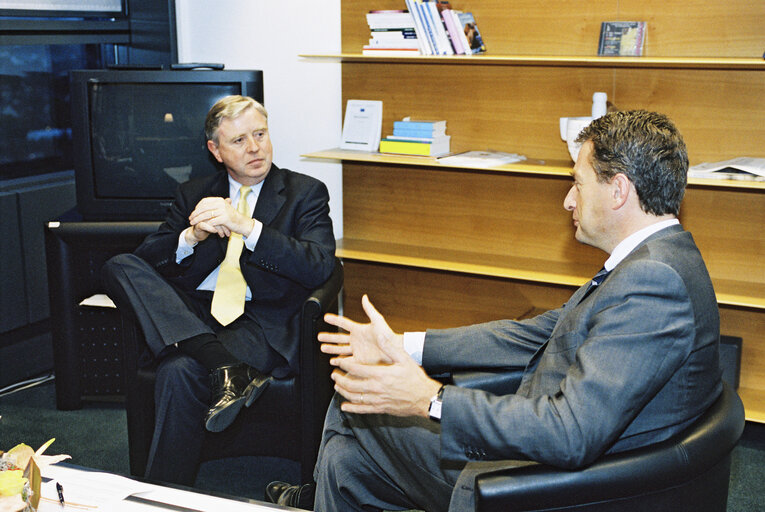 Снимка 1: EP President meets with the French Minister for Agriculture Herve GAYMARD in Strasbourg