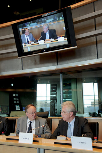 Fotografie 6: Discussion with Mario MONTI on A new Strategy for the Single Market