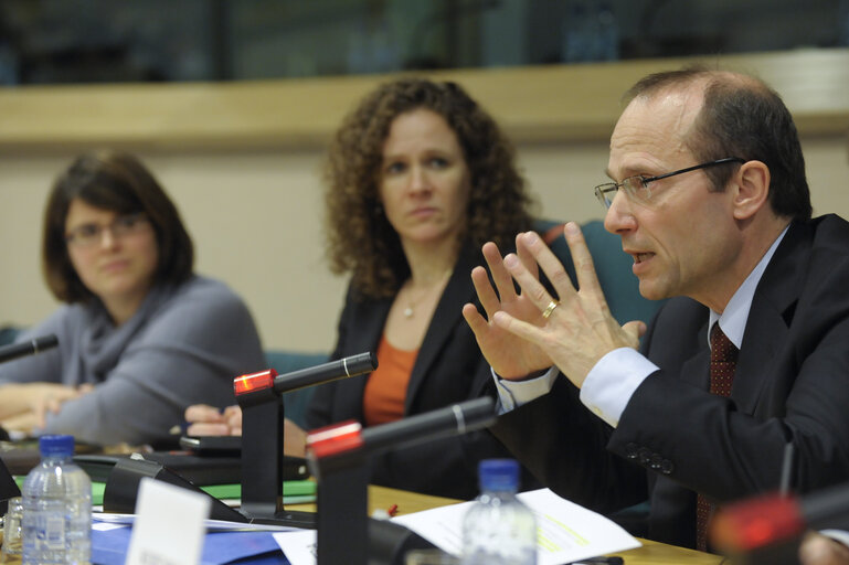 Foto 11: Presentation of FRA Report on Homophobia, transphobia and discrimination