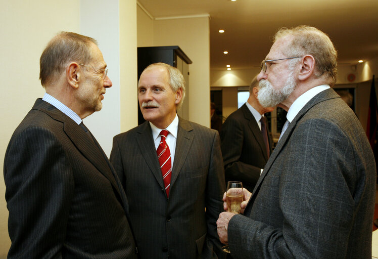 Fotografija 2: EP President meets with Charlemagne Prize Foundation representatives and former Charlemagne Prize laureates in Brussels