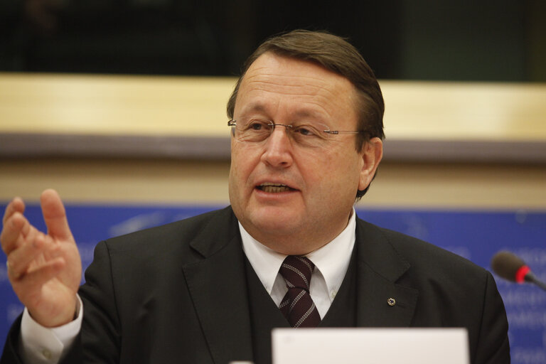 Fotagrafa 42: Science and Technology Options Assessment (STOA) - Is an oil free future possible ? - The science, technology and economics of running Europe without oil