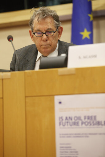 Fotagrafa 37: Science and Technology Options Assessment (STOA) - Is an oil free future possible ? - The science, technology and economics of running Europe without oil