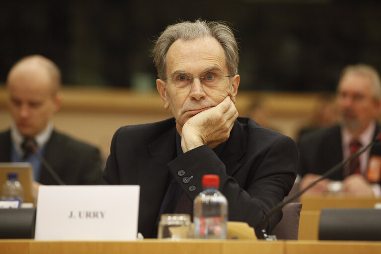 Science and Technology Options Assessment (STOA) - Is an oil free future possible ? - The science, technology and economics of running Europe without oil