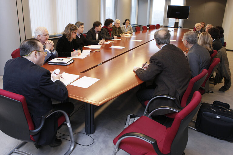 Fotogrāfija 4: Italian MEPs meet Italian NGO's representatives of the Link 2007 organization