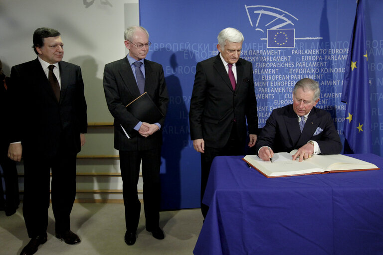 Fotografie 1: Welcoming of HRH Prince Charles, Prince of Wales by Jerzy Buzek, Herman Van Rompuy and José Manuel Barroso