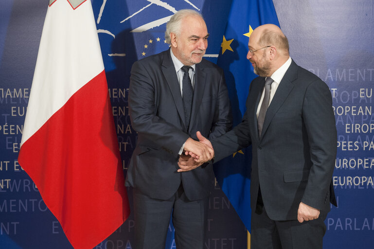 Zdjęcie 3: Martin SCHULZ - EP President meets with Louis GRECH, Deputy Prime Minister and Minister for European Affairs of Malta.