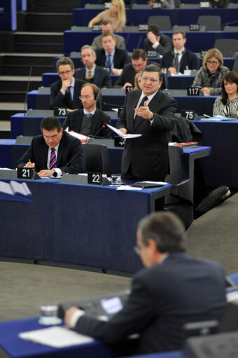 Снимка 6: EC President Jose BARROSO in Plenary Debate on the Programme of the Greek Presidency