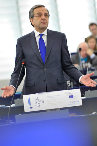 Снимка 8: EC President Jose BARROSO in Plenary Debate on the Programme of the Greek Presidency