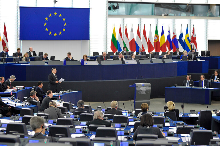 Снимка 5: EC President Jose BARROSO in Plenary Debate on the Programme of the Greek Presidency