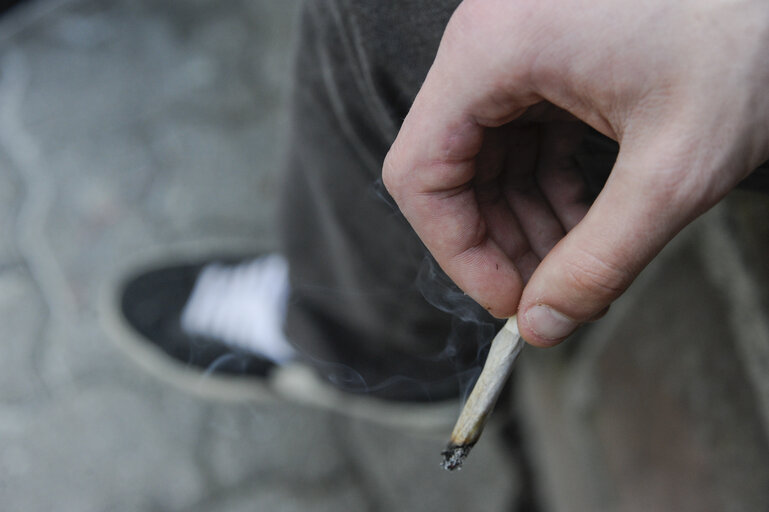 Fotografia 4: Youth Smoking. Smoking among teenagers