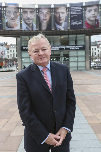 Foto 5: MEP Jim HIGGINS at the European Parliament in Brussels