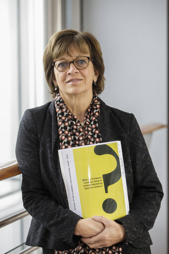 Isabelle DURANT with her report on  What are European countries doing to prevent intentional injury to children ?