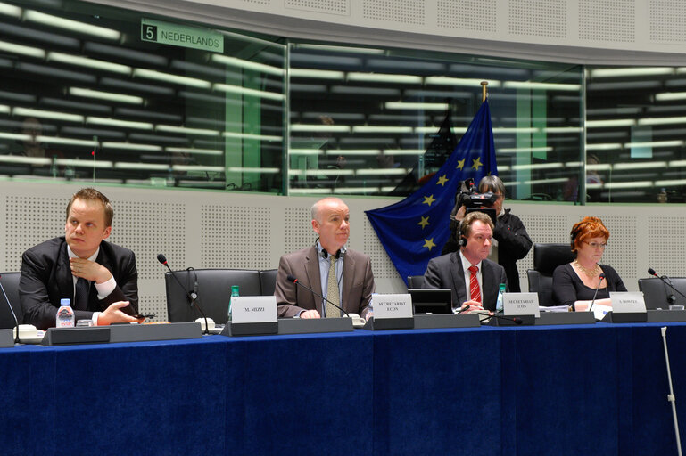 Photo 14 : ECON Committe Meeting