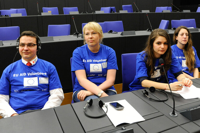 Valokuva 4: Press conference  - EU Aid Volunteers legislation vote