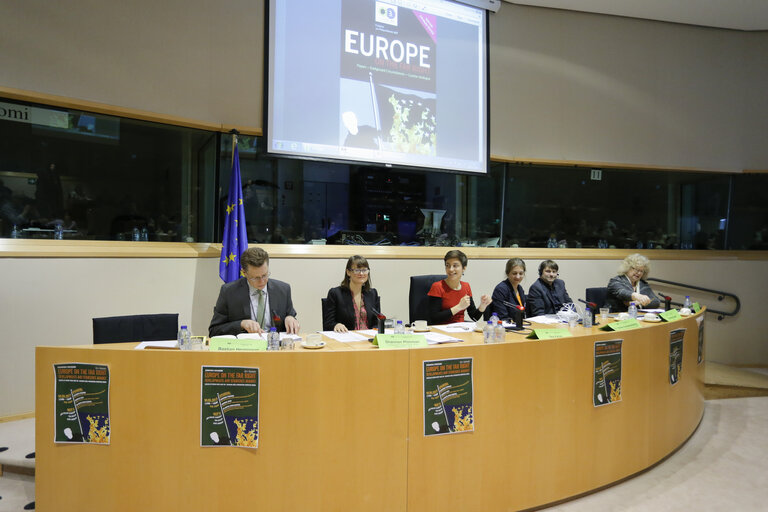 Fotografie 22: Roundtable discussion - Europe on the far right. Developments and strategies against