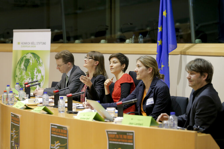 Fotografie 7: Roundtable discussion - Europe on the far right. Developments and strategies against
