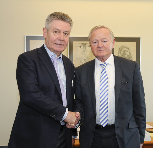 Fotografie 1: Jim HIGGINS meets Karel DE GUCHT EC Commissioner