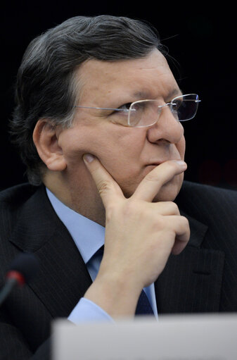 Φωτογραφία 19: Press conference with President BARROSO, Vice President REDING and Commission MALSTORM