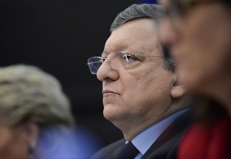 Φωτογραφία 15: Press conference with President BARROSO, Vice President REDING and Commission MALSTORM