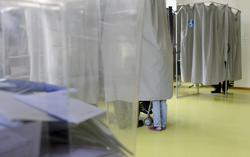 Foto 5: Municipal elections 2014 in Strasbourg. Polling station