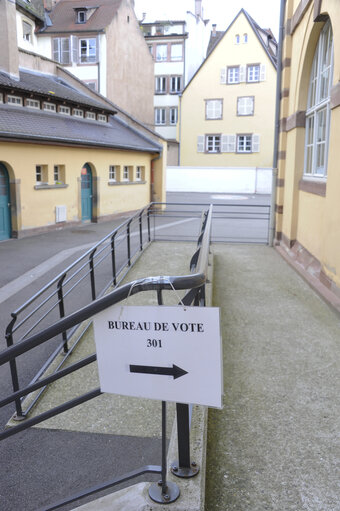 Foto 7: Municipal elections 2014 in Strasbourg. Polling station