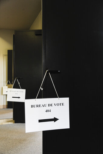 Foto 13: Municipal elections 2014 in Strasbourg. Polling station