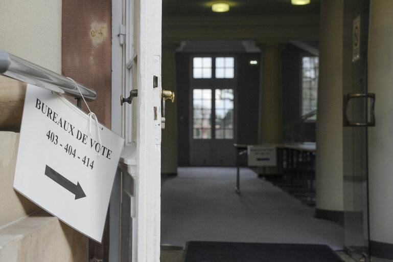 Foto 9: Municipal elections 2014 in Strasbourg. Polling station