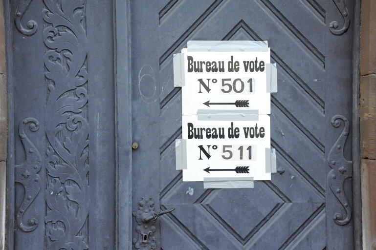 Foto 8: Municipal elections 2014 in Strasbourg. Polling station