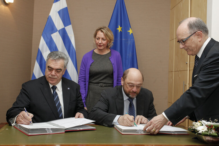 Fotografija 15: LEX Signing including Tobacco Directive