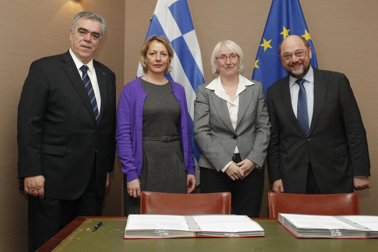 Fotografija 12: LEX Signing including Tobacco Directive