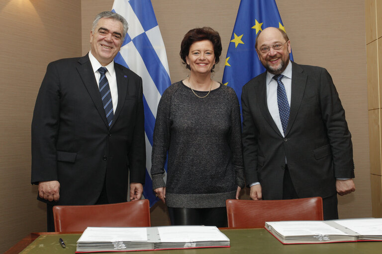 Fotografija 10: LEX Signing including Tobacco Directive