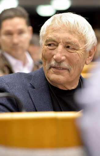 Снимка 4: Portrait of Richard FALBR in plenary session in Brussels